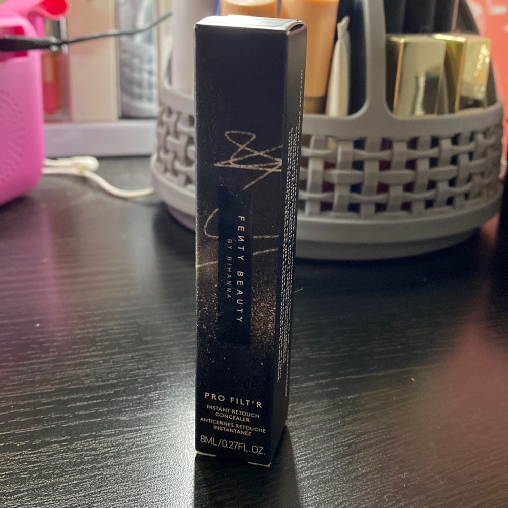 Fenty Beauty Pro Filter Instant Retouch Concealer